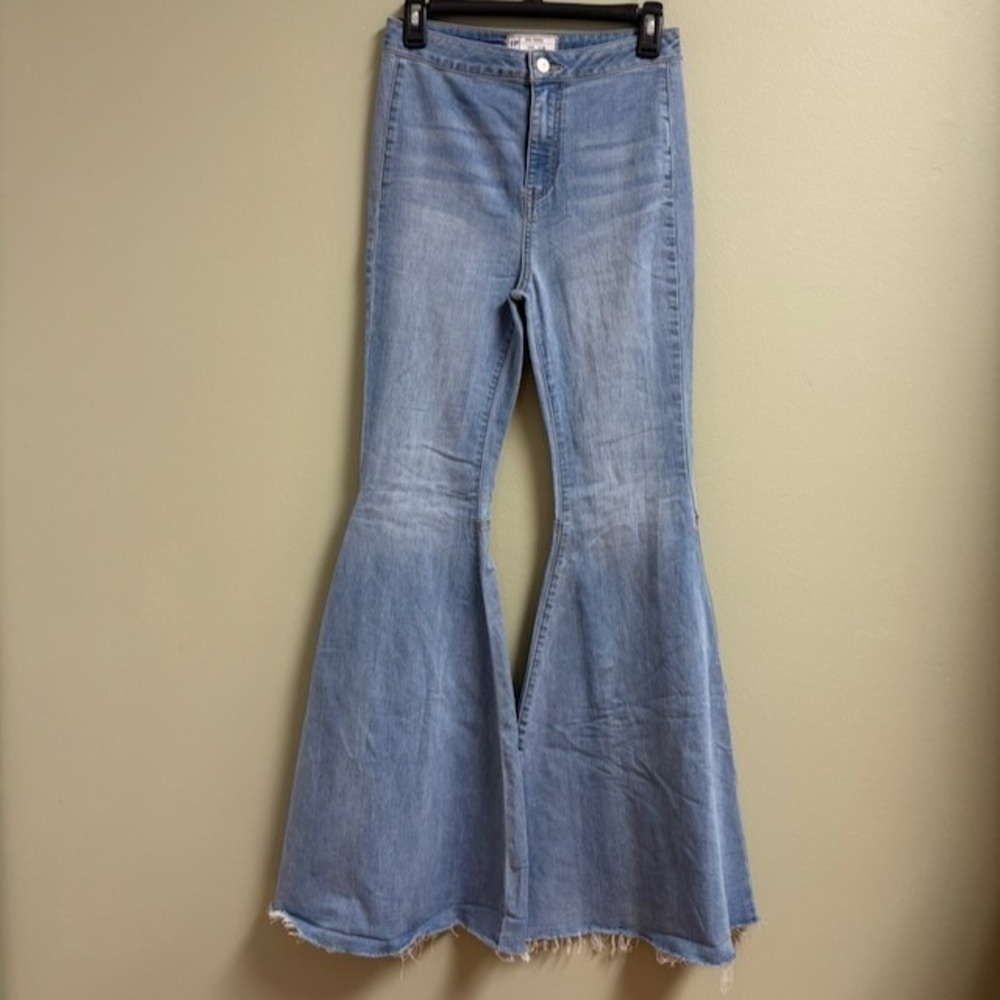 We The Free Womens Super Flare High Rise Jeans Raw Hem Light Wash Sz 26